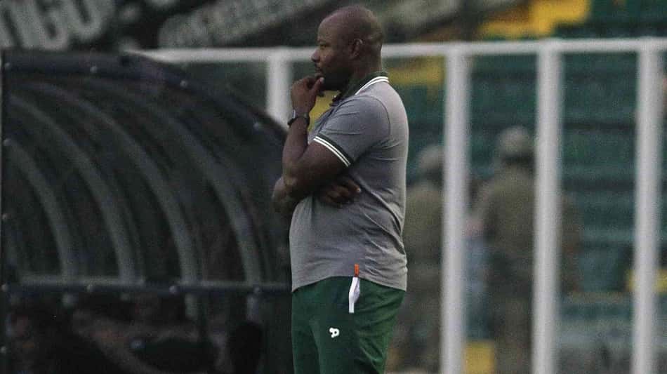 Marcão lamenta jejum de vitórias como interino e pede 2017 melhor