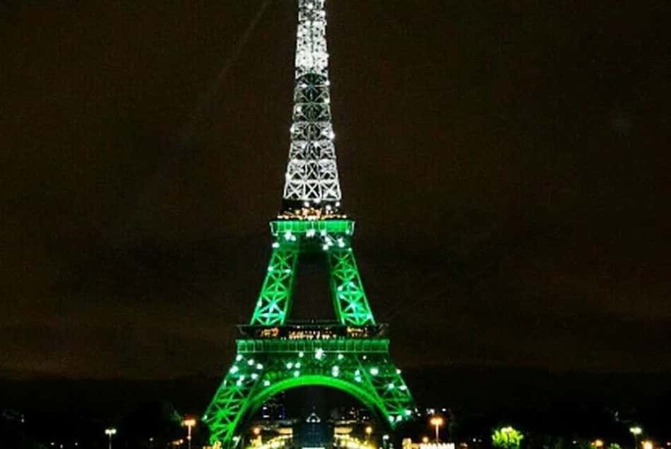 PSG reserva a Torre Eiffel para anunciar a contratação de Messi, diz jornalista