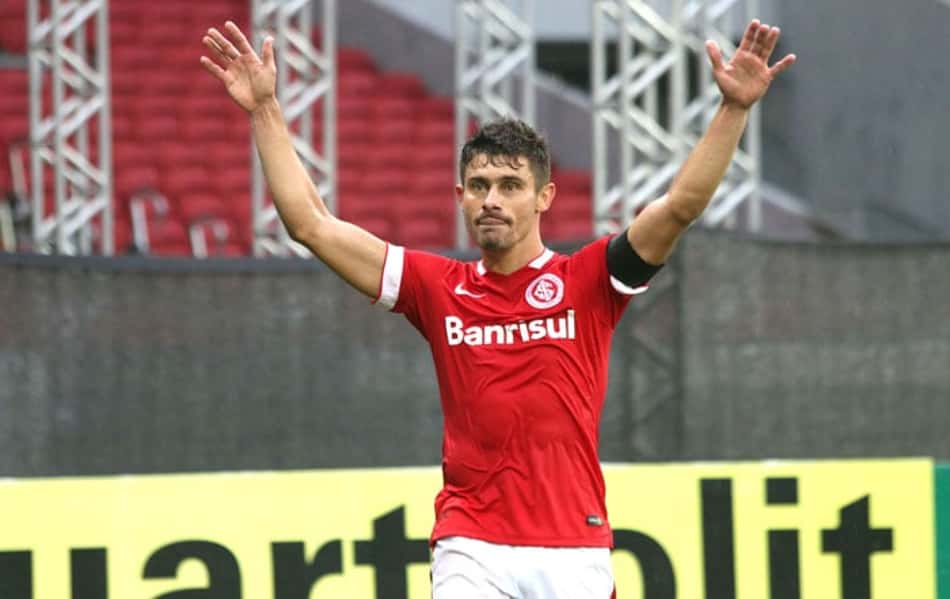 De saída! Internacional anuncia rescisão de contrato do meia Alex