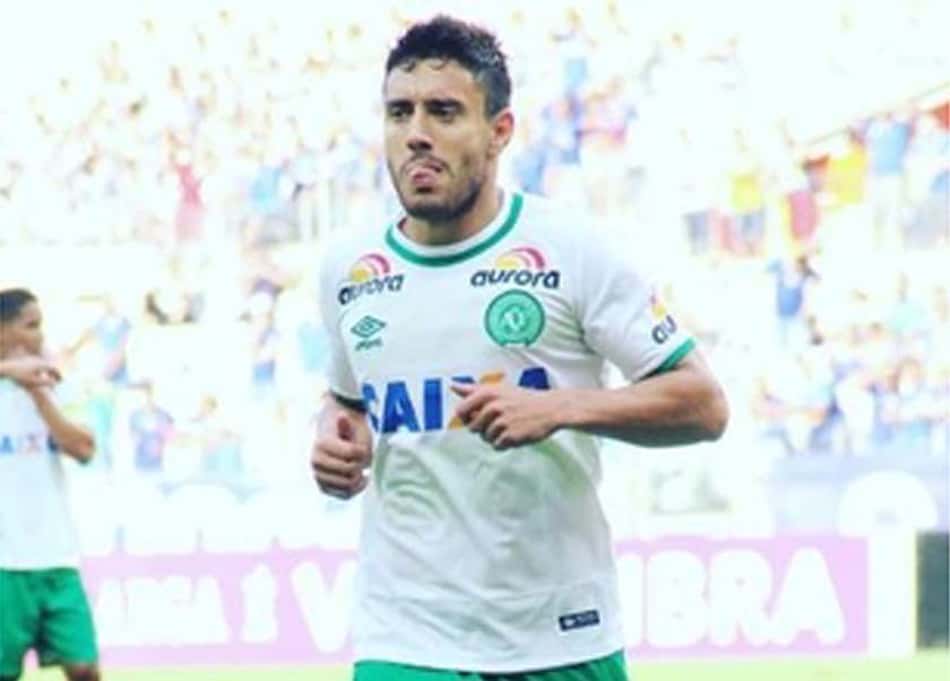 Alan Ruschel aparece andando em vídeo e agradece mensagens de apoio