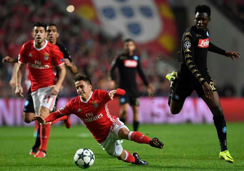 Napoli vence Benfica, que conta com 'zebra' para avançar na Champions