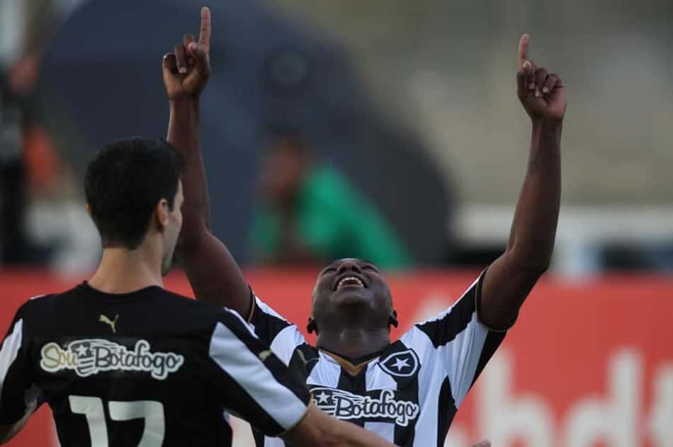 Sassá entrou no intervalo, melhorou o time do Botafogo e marcou o gol da vitória contra a Cabofriense