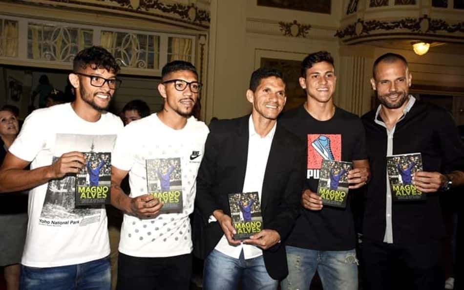 Scarpa, Douglas, Magno Alves, Pedro e Cavalieri no lançamento da biografia do Magnata, na Sede das Laranjeiras
