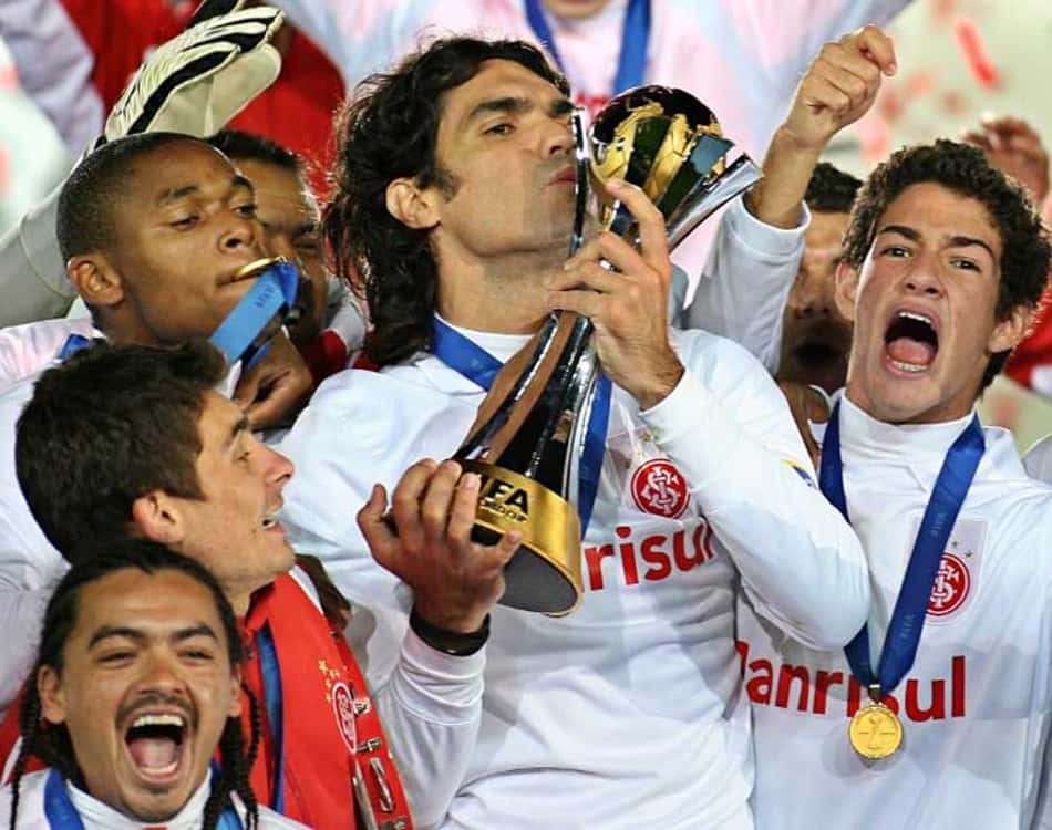 Inter promove sessão de autógrafos do livro "Fernandão Eterno", neste sábado