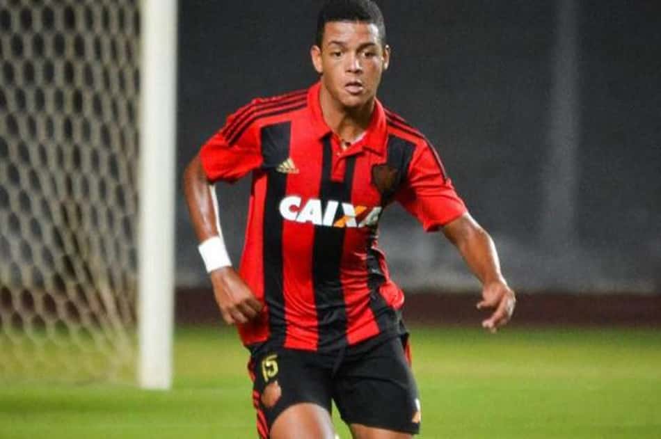 Vasco contrata meia de 17 anos que estava no Sport
