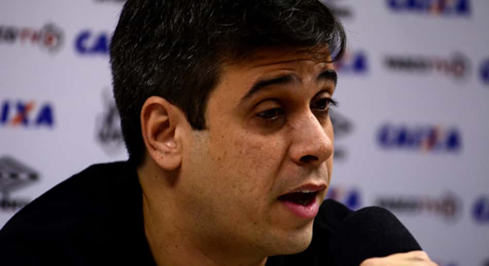 Euriquinho reclama de gol irregular de Jô: 'Lance absurdo definiu o jogo'