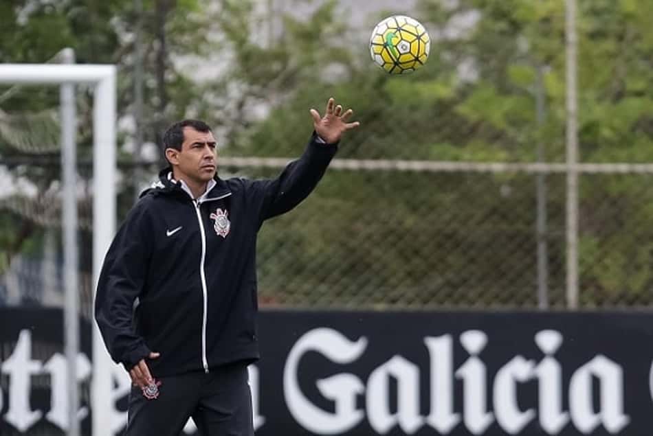 Carille revela conversas com Tite e trabalha por reforços no Corinthians