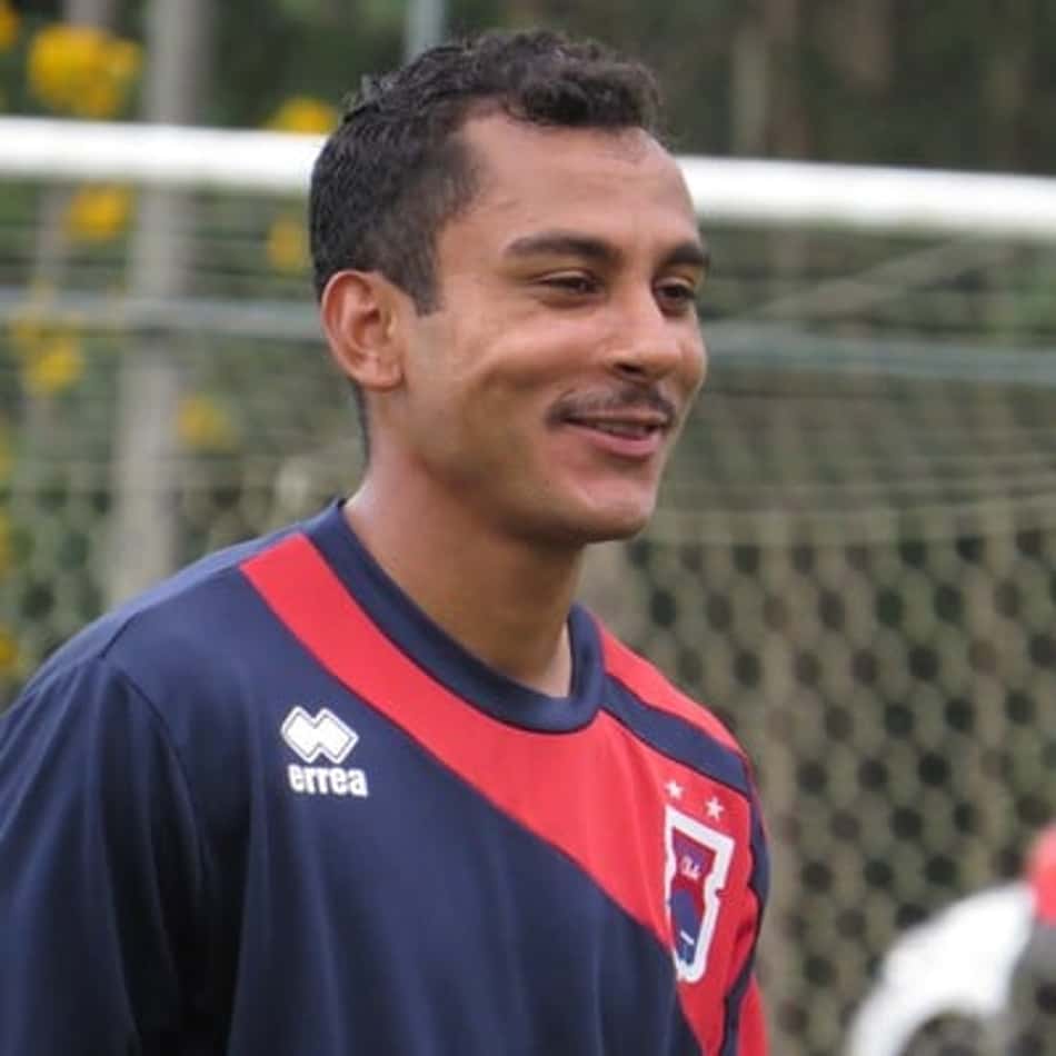 Chapecoense acerta com meia Nadson, ex-Paraná
