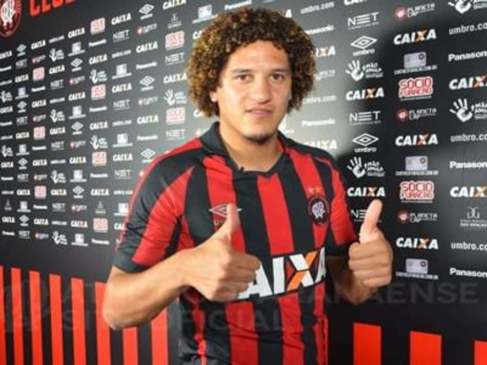 Contratação mais cara da Era Petraglia, meia Felipe Gedoz não está nos planos do Athletico