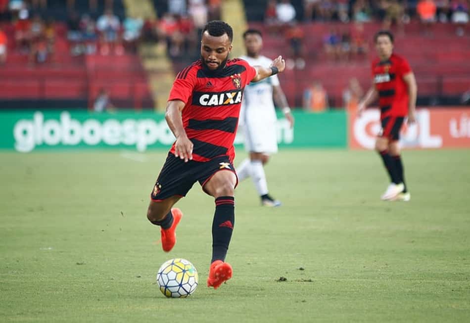 Reforço do Atlético-MG, Samuel Xavier foi um dos laterais que mais acertaram cruzamentos no Brasileirão 2017