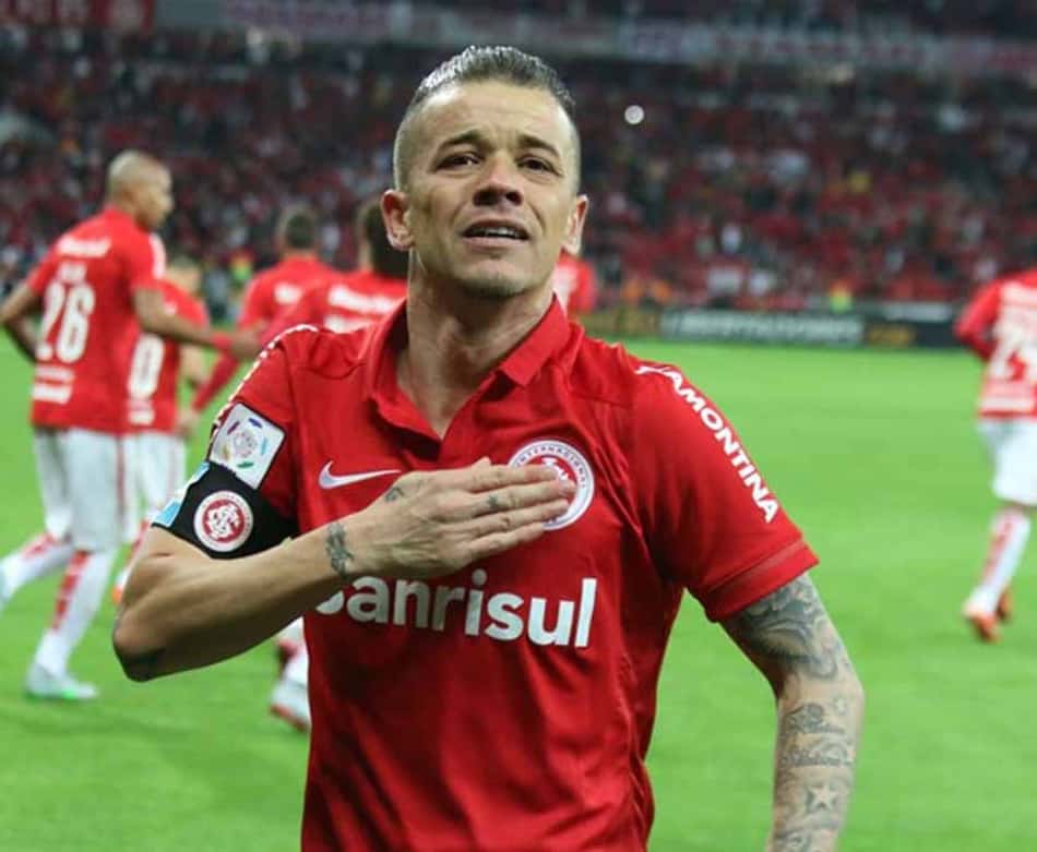 D'Ale explica vibração após empate em clássico: "Inter é muito grande"
