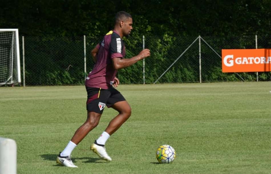 Breno se anima com Ceni e esquema com três zagueiros no São Paulo