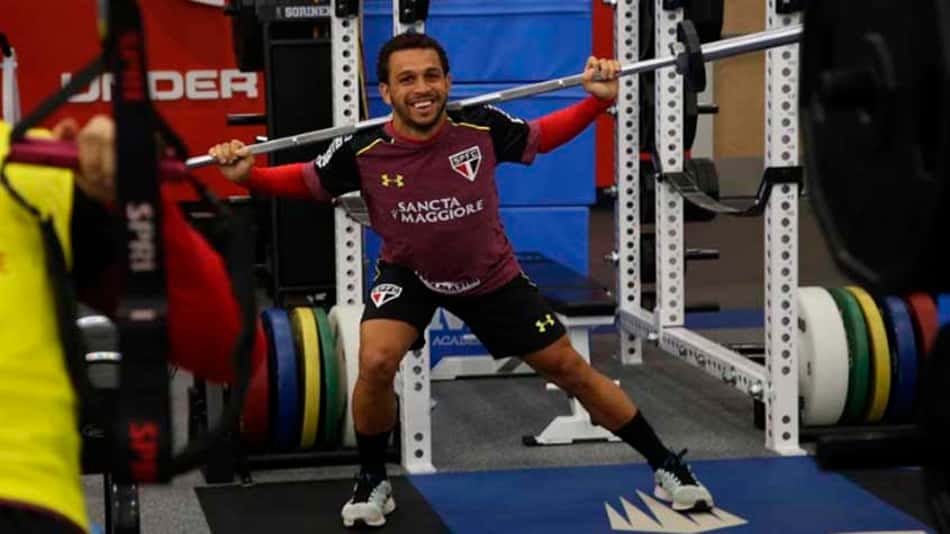 Com Wellington Nem, São Paulo faz treino regenerativo nos EUA