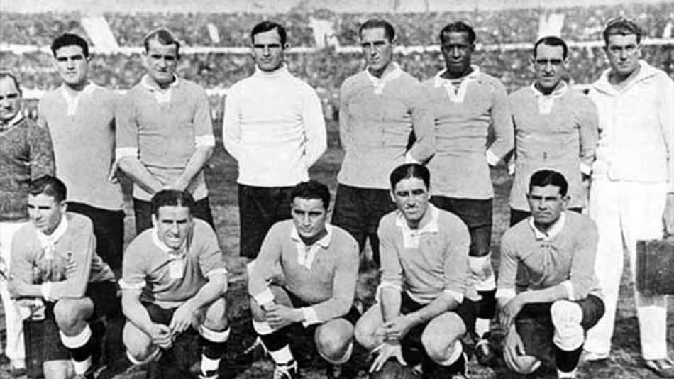 Disputada em 1930 e vencida pelo país-sede Uruguai, a primeira edição da Copa do Mundo teve os 'desfalques' de várias seleções da Europa que venceriam o torneio. Alemanha, Espanha, Inglaterra e Itália não foram para a competição.&nbsp;&nbsp;
