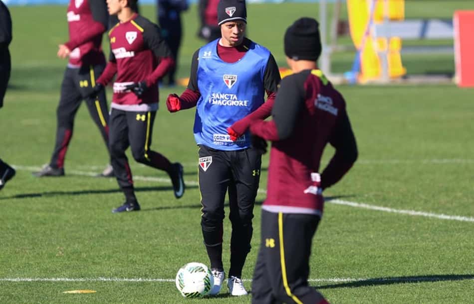 Lucas Fernandes evolui e reforça treino do São Paulo nos EUA