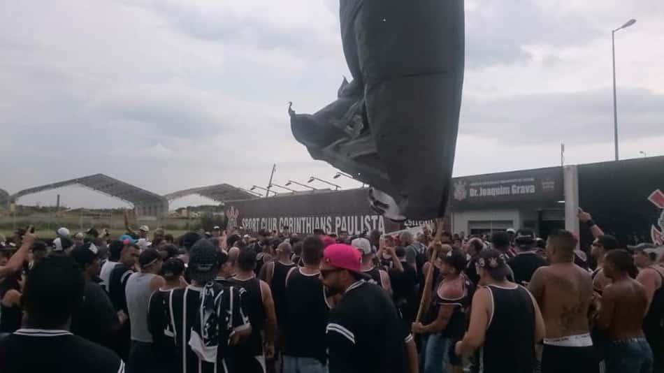 Gaviões da Fiel convoca protesto no CT Joaquim Grava na próxima quarta