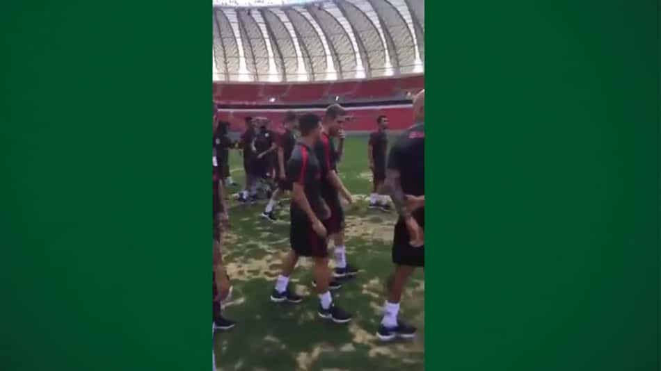 Aylon fala demais sobre gramado do Beira-Rio em reapresentação do Inter