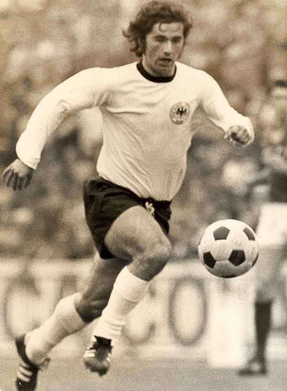 Gerd Muller, histórico atacante alemão, morre aos 75 anos