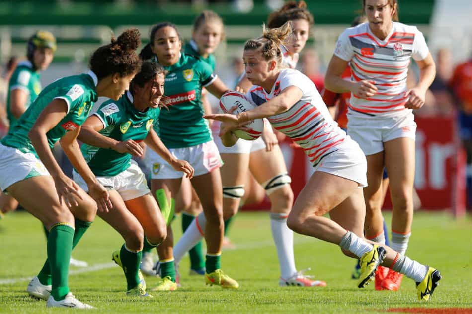 Seleção Brasileira feminina em ação na Série Mundial de Seven, contra a Inglaterra (Crédito: Divulgação)