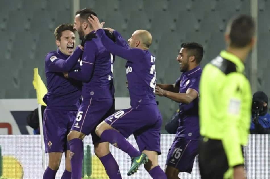 Fiorentina derrota a Juventus em casa e a Roma agradece
