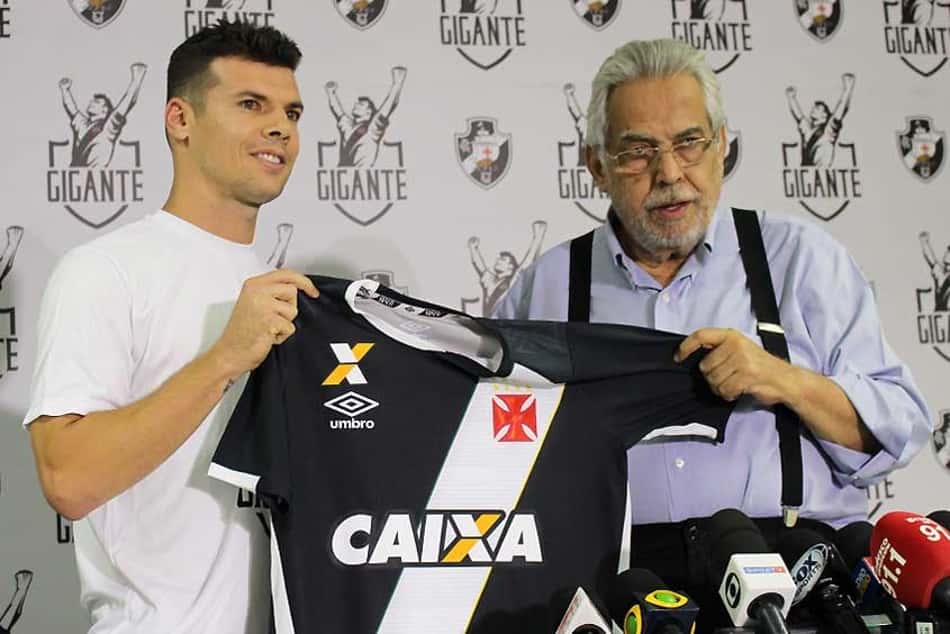 Wagner sabe que a vaga é um dos objetivos do Vasco desde quando chegou ao clube