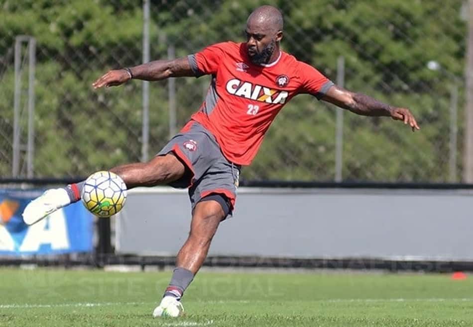 Principal reforço do Atlético-PR em 2017, Grafite promete "mais de 30 gols"