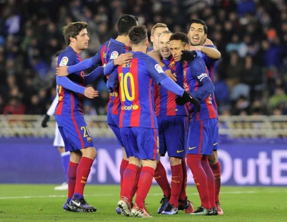Neymar marca, Barcelona quebra a 'maldição' e fica perto das semifinais
