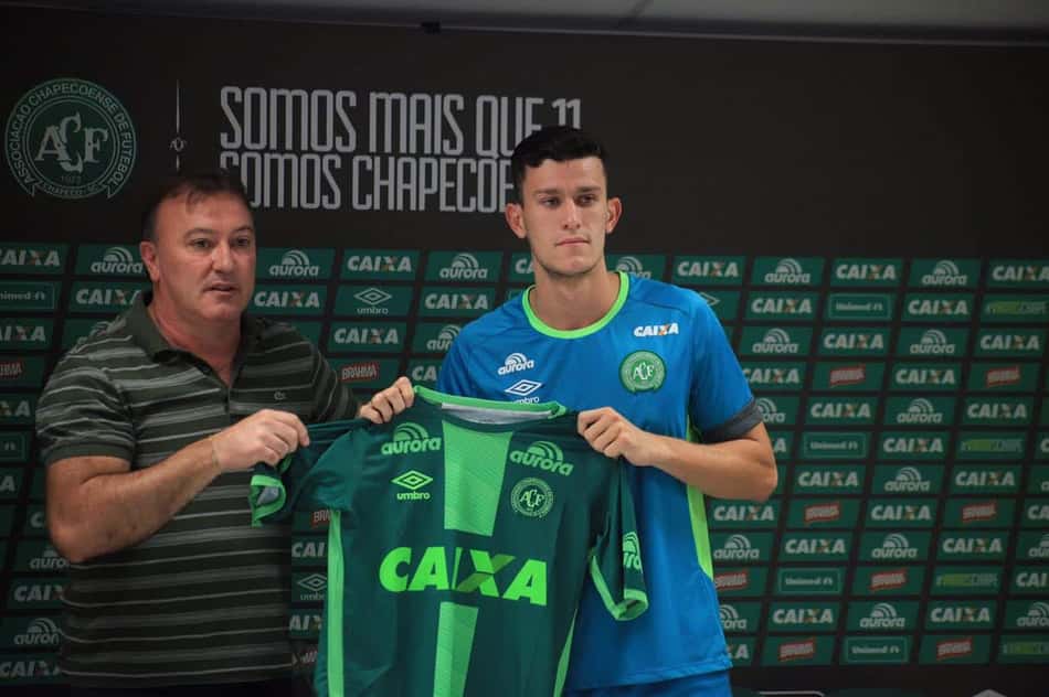 Cazares e zagueiro da Chape entram na Seleção das Estatísticas da Primeira Liga