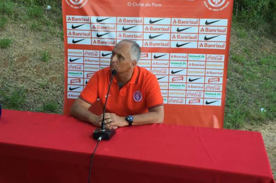 Medeiros pede seriedade na jornada do Inter na Série B