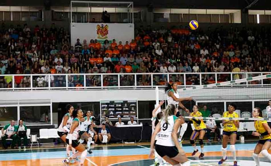 Abel Havan Brusque e ADC Bradesco largam na frente