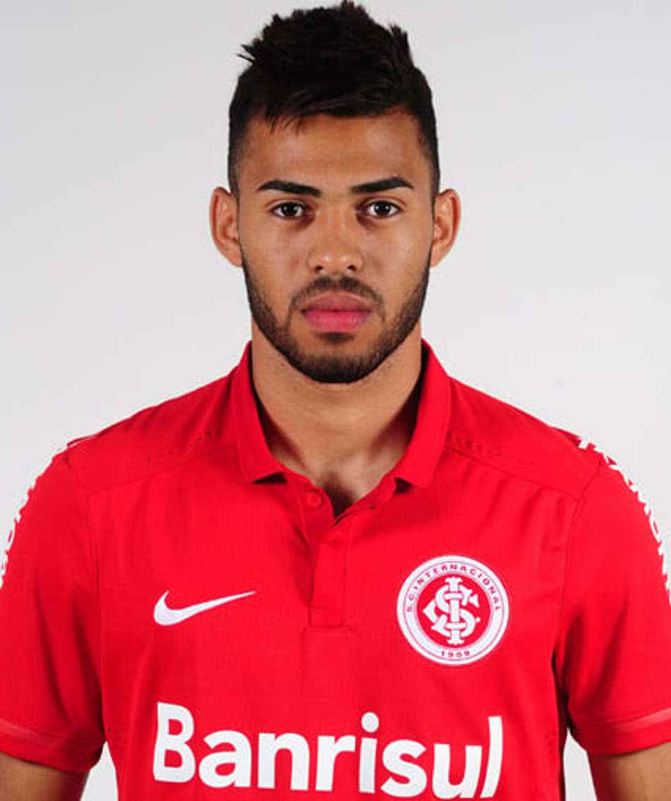Por empréstimo, Paraná acerta com lateral-esquerdo do Internacional