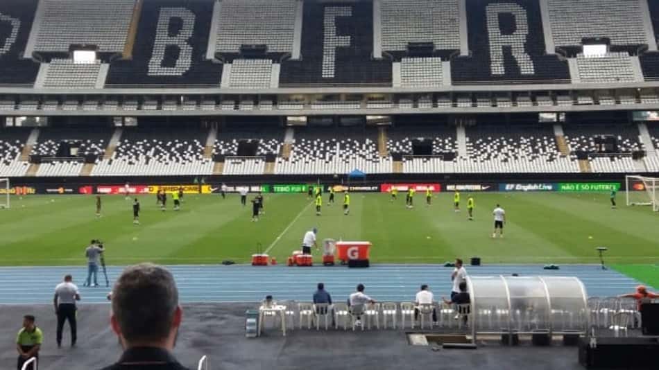Ingressos para Botafogo x Colo Colo estão esgotados