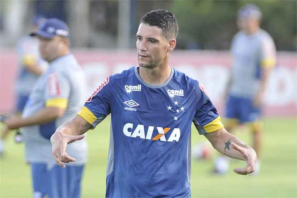 Thiago Neves supera Lucca e assume a liderança do ranking de finalizadores do Brasileirão 2017