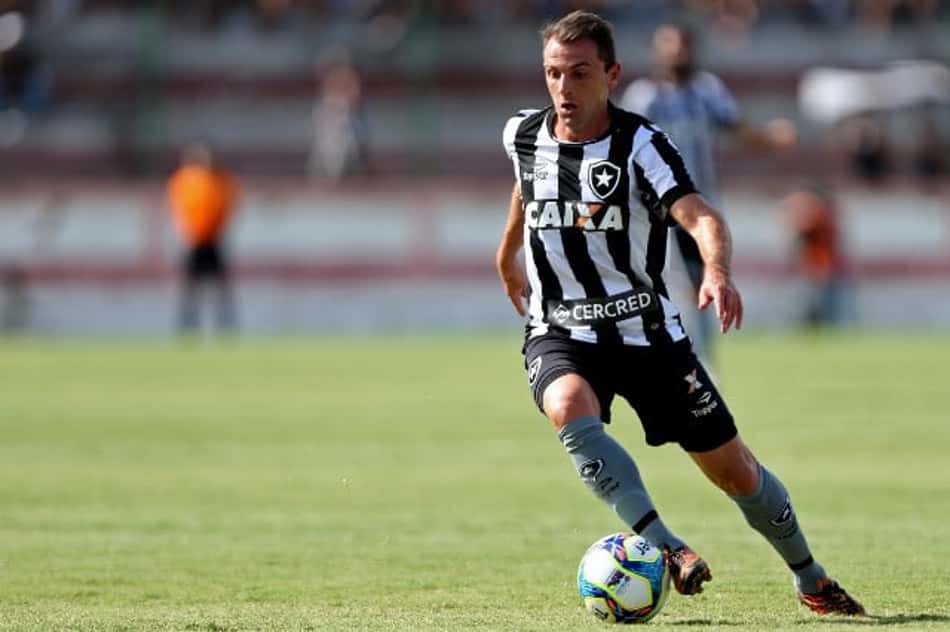 Aubameyang, Danilo, Montillo… Veja o Vaivém desta quarta-feira