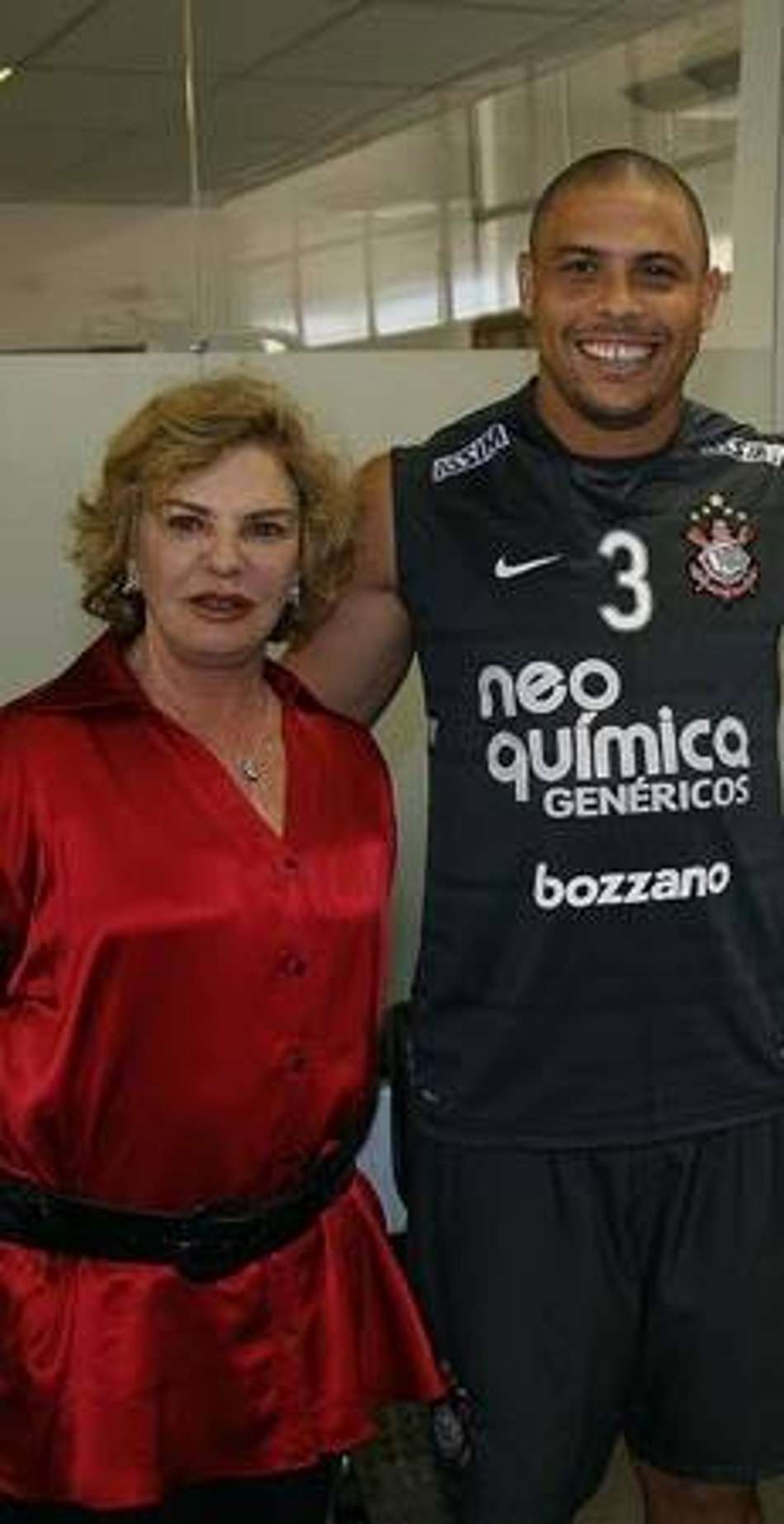 Marisa Letícia, ex-primeira-dama do Brasil, ao lado de Ronaldo