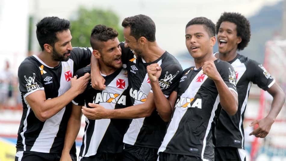 Confira a seguir a galeria especial do LANCE! com imagens da vitória do Vasco sobre o Bangu nesta quinta