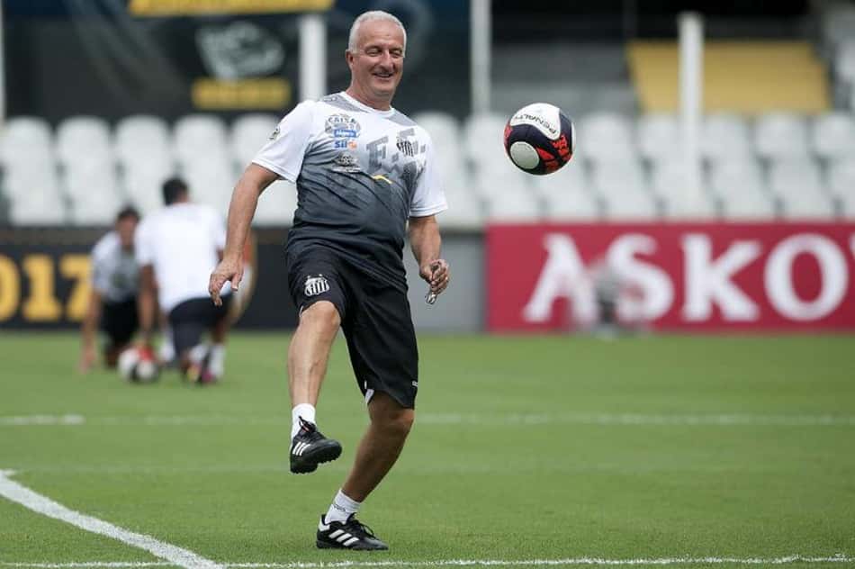 Dorival Júnior em treino do Santos na Vila