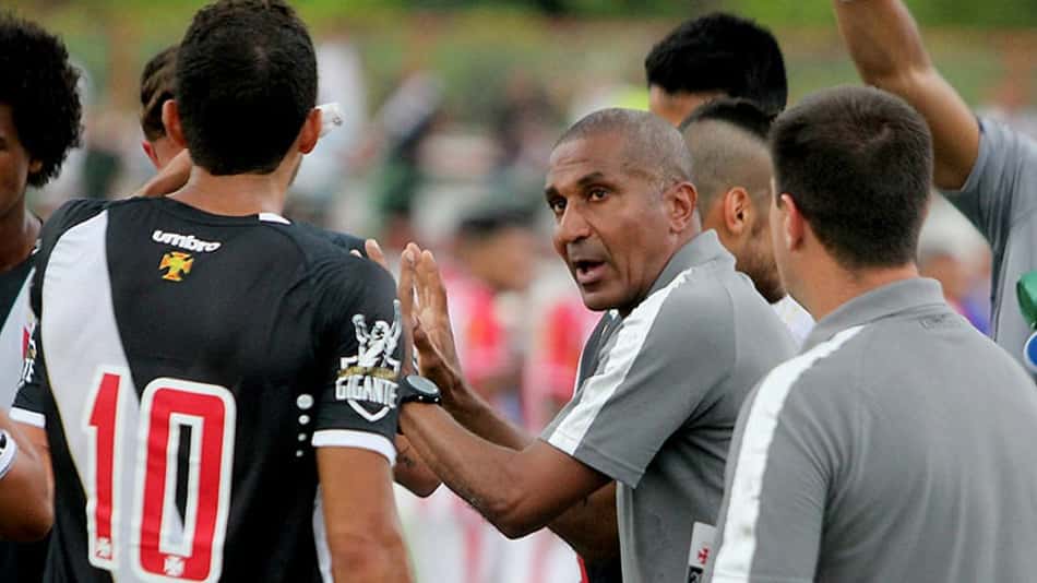 Confira a seguir imagens da vitória do Vasco sobre o Bangu na galeria especial do LANCE!