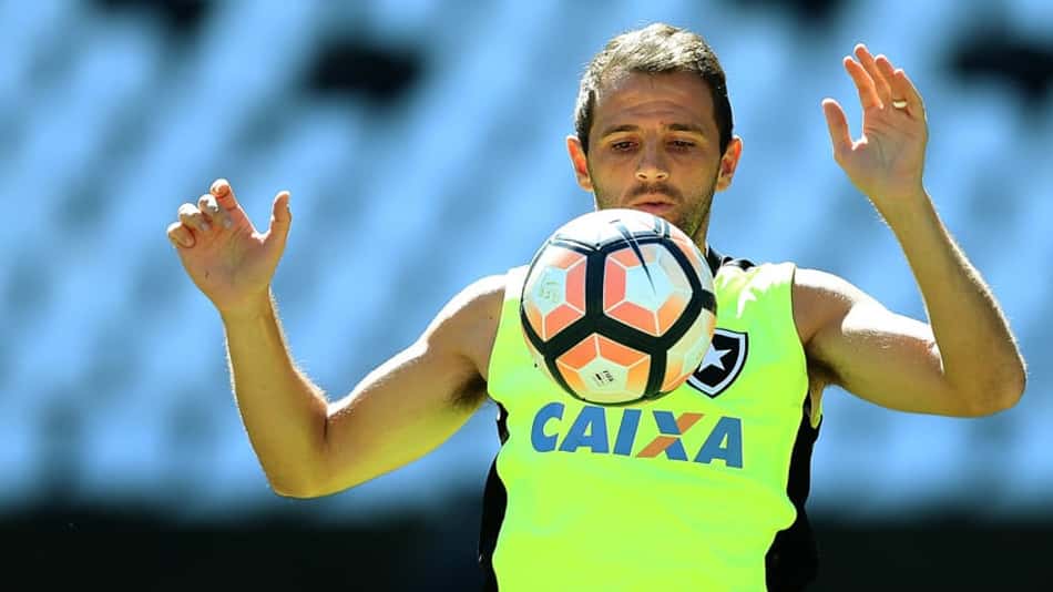 Preparador pede tempo para poder ter um Montillo '100%' no Botafogo