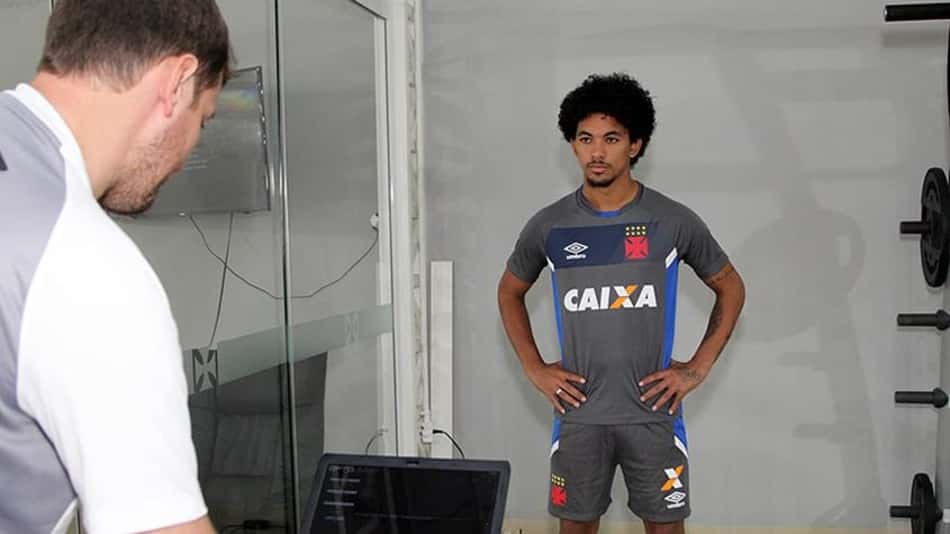 Douglas, volante do Vasco