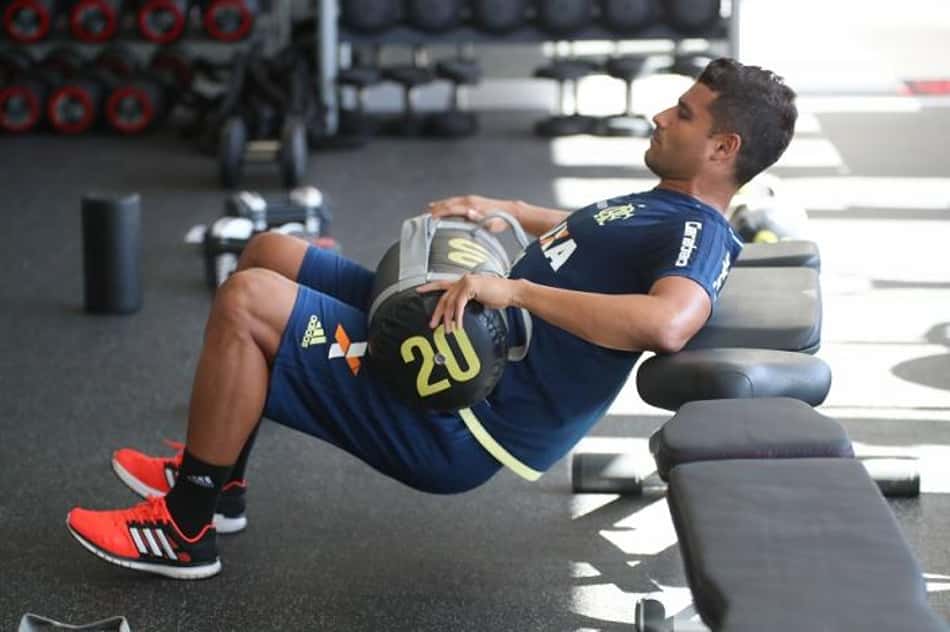 Ederson está sem jogar desde julho do ano passado