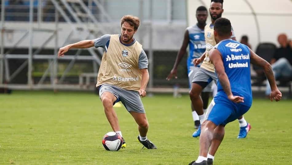 Sem espaço no Grêmio, Maxi Rodríguez não deve seguir no clube