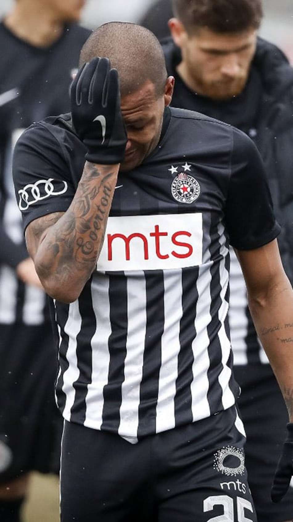 Everton Luiz - Vítima de racismo na Sérvia