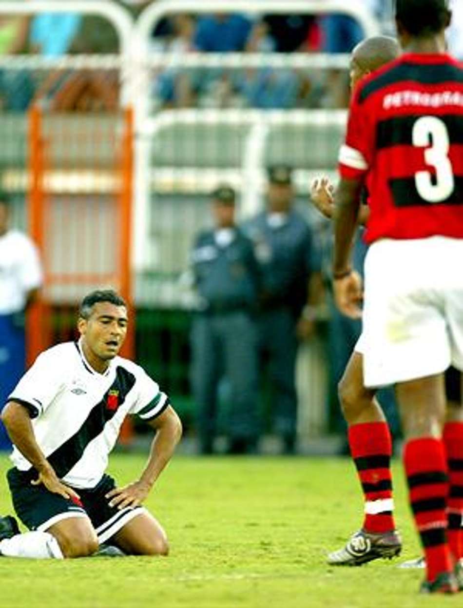 Pela 12ª rodada do Campeonato Brasileiro, o Flamengo fez 1 a 0 em cima do Vasco no Raulino de Oliveira<br>