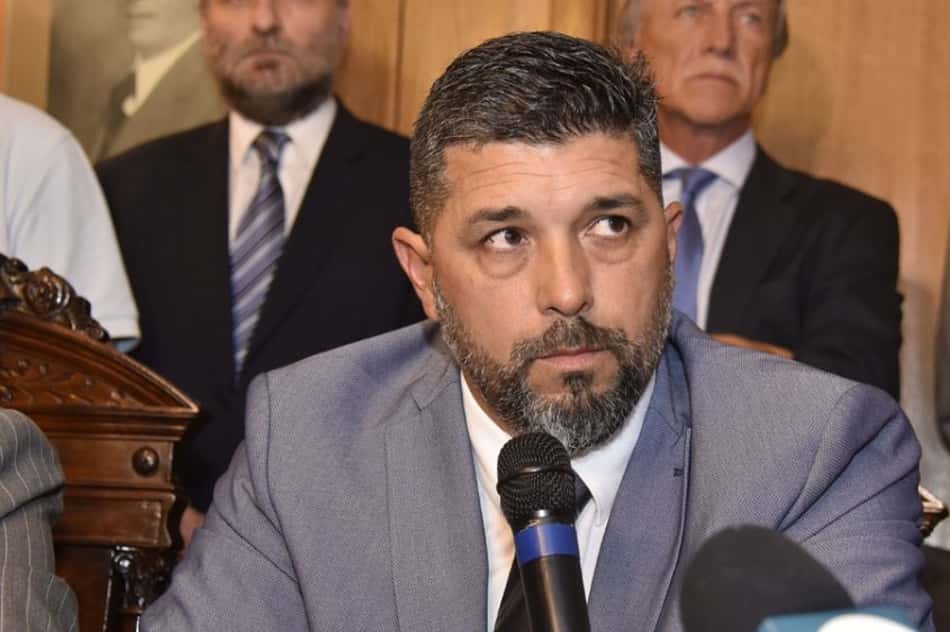 Técnico do Peñarol é ligado a clube do Oriente Médio
