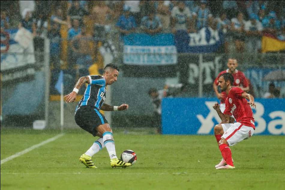 Sem Bolaños, Barrios pode ter sequência que tanto deseja no Grêmio
