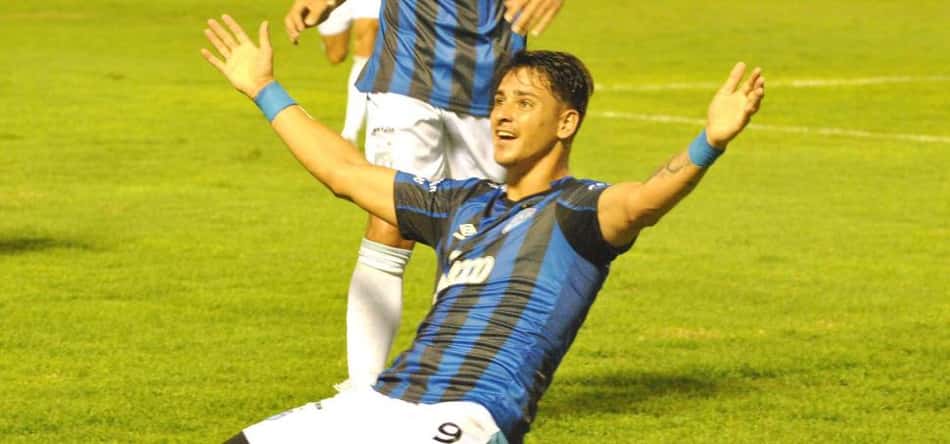Universidad Católica acerta a chegada de Fernando Zampedri