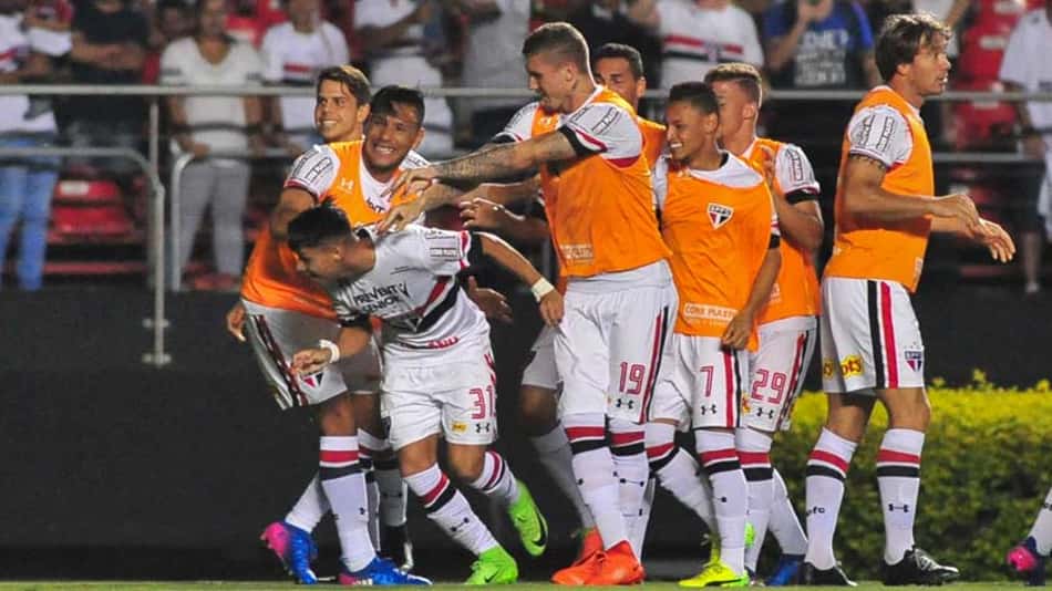 São Paulo faz 3 a 1 no ABC e leva vantagem para jogo de volta 