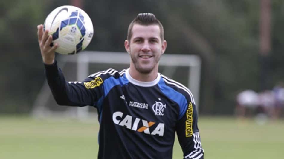 Flamengo é condenado pela Justiça do Trabalho a pagar a Paulo Victor