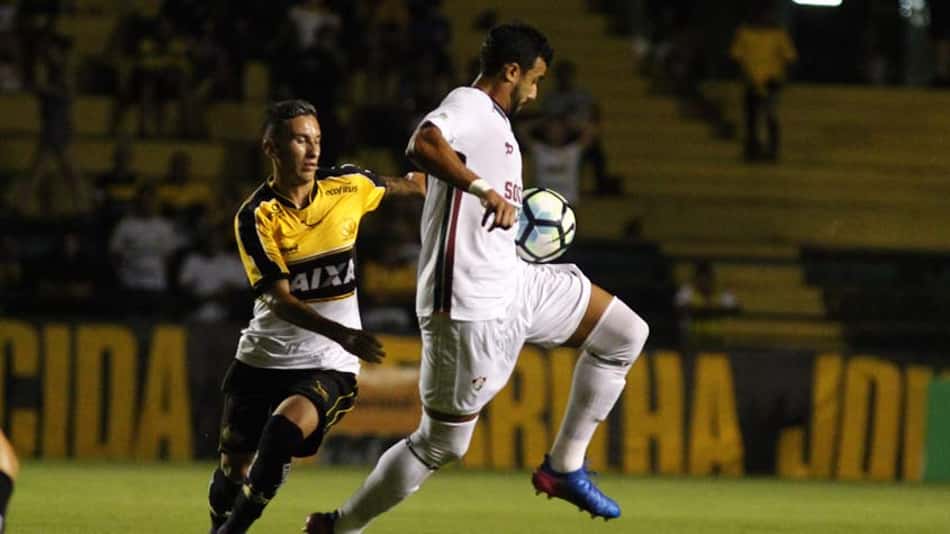 Flu empata com o Criciúma e volta para o Rio com pequena vantagem